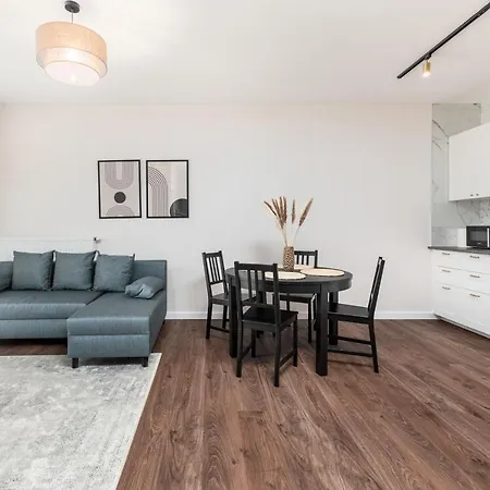 Aleja Sikorskiego 18 By Homeprime * Warsaw