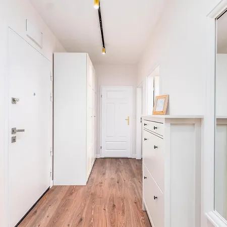 Aleja Sikorskiego 18 By Homeprime Warsaw